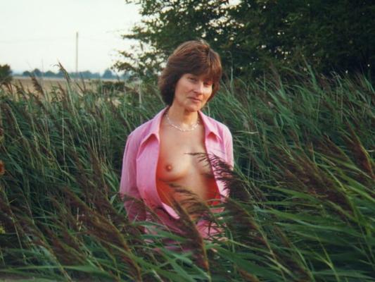 Sexy brunette Milf Anna J