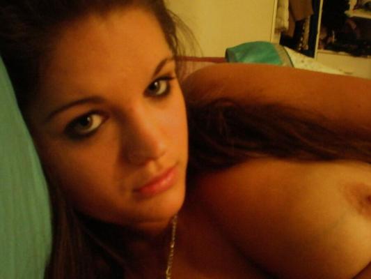 Beautiful teen selfshot (thanks for profile views)