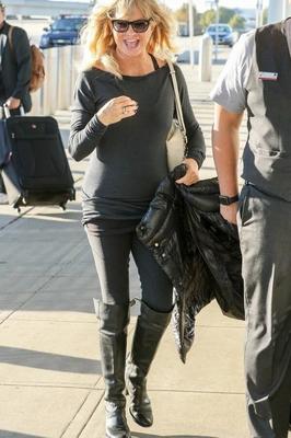 Female Celebrity Boots &amp; Leather - Goldie Hawn