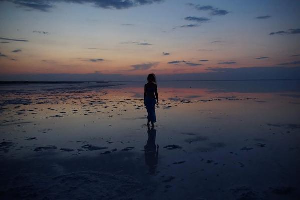 Sunset in light blue-gray tone Seminude - 78 Pics