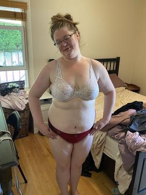 Innocent Mom in white lacy bra and red panties teasing