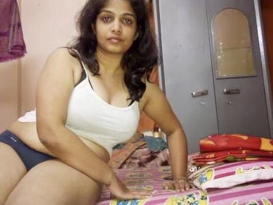 A beautiful aunty nude images