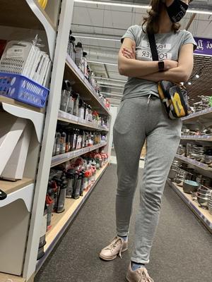 Milf mature cameltoe and nice ass
