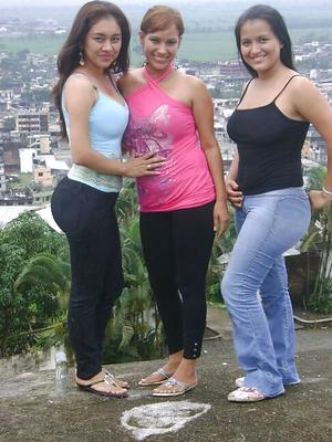 Alicia y las putas de sus amigas