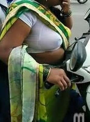Seins latéraux en sari