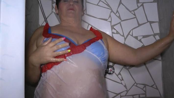Annadevot - WETLOOK in the shower in BIKINI