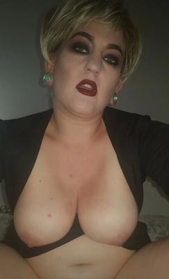 Chubby MILF Amy Leaf- Natural