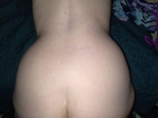 Damn look at that booty!