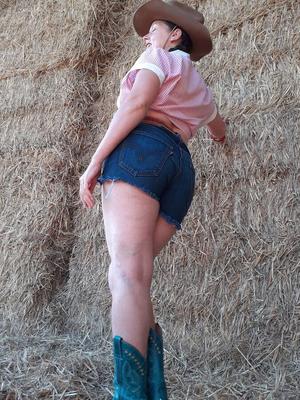 The Mrs in her Levi&;s shorts
