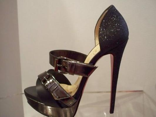Nouveaux talons, nouveau string!
