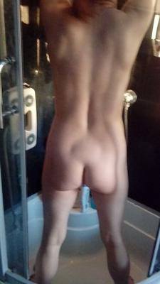 Anna Perv shower