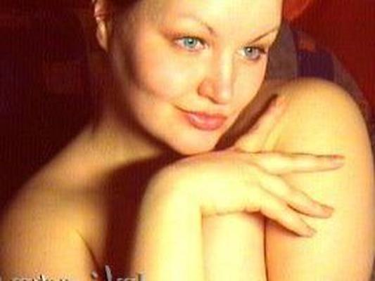 Kleine oder große Brüste vor Webcams begleiten sexy Babes und ihre frechen Brüste