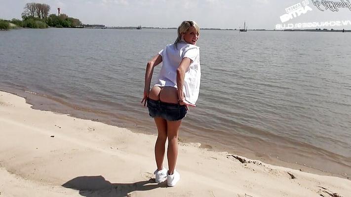 Arschfick am Strand! Heimlich Cousine gefickt! schnuggie91