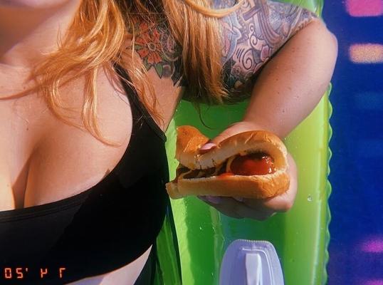 BIG BOOBS BABE