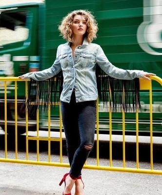 Camren Bicondova hot pics
