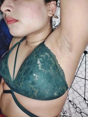 12 Pics My Armpits in green bra