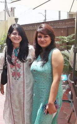 Busty Paki Pakistani Moms and MILF
