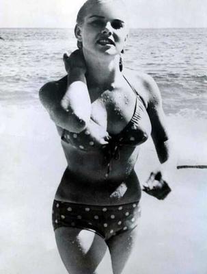 Sue Lyon