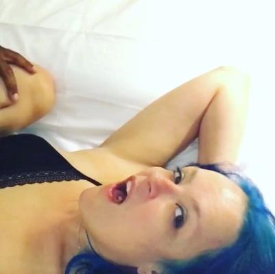 ALLEYKAT Wife Swinging