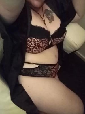 Big Titted MILF photo gallery