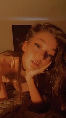 CrybabyCari Having Fun Showing Her Perfect Sexy Little Body - 8 Pics