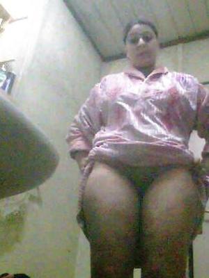 new pinay friend on lock down sends me her pics