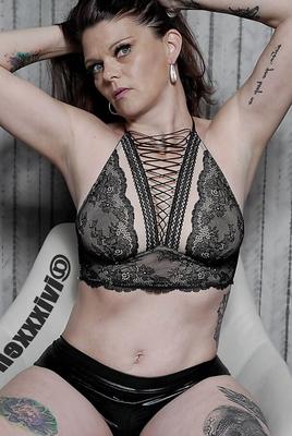 Noir Topless