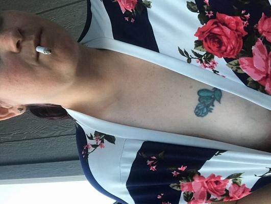 Downblouse &amp; Nipple Peeks