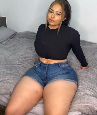 Black big tit thick body slag Umrah