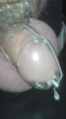 Tether spout