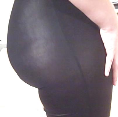 Big Ass In Wet Look Spandex Leggings