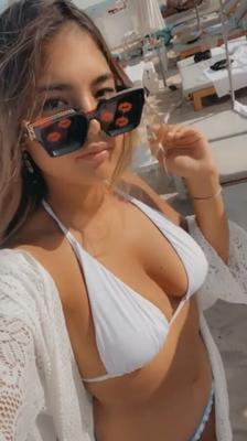 InstaGirl HinaLeFort Française Japonaise Gros Seins et Gros Cul