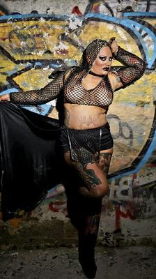 MRDIEVAL MISTRESS