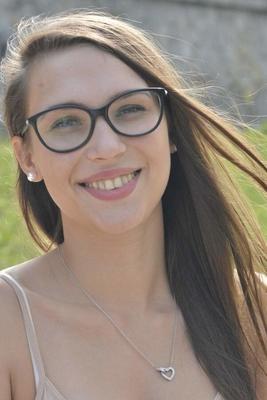 Femme a lunette