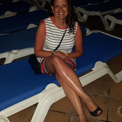 hot milf Isabel - comment and rate