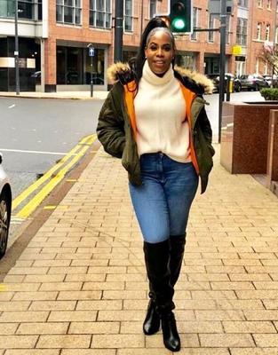 Insta Milfs &amp; Gilfs Wearing Boots