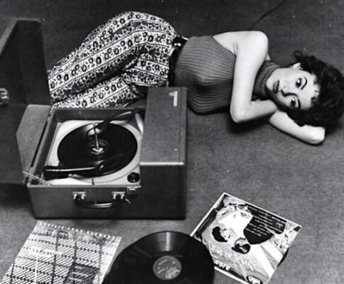 Rita Moreno, vintage actress and singer