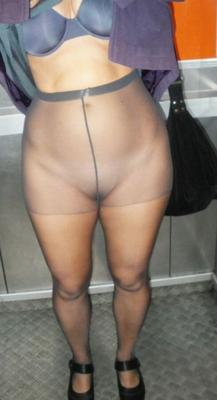 Show me yourself in pantyhose like this pic.