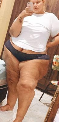 セクシーでかわいいラテン系SSBBWメガヒップ梨Cavalli