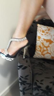 MILF in sexy heels