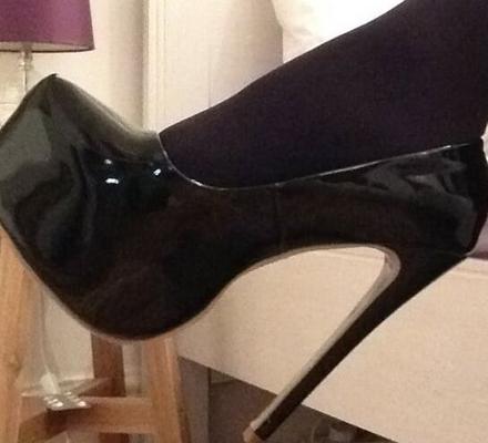 sexy ankles,sexy heels