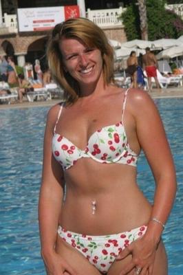 MILF Wives - Bikinis -