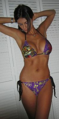 big tits selfie house seller