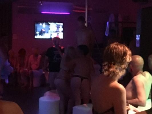 Sauna y club libertino