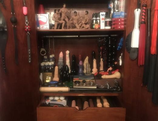 TOYS &amp; DILDOS