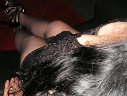 My girlfriend wearing denier black tights pantyhose