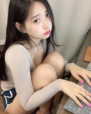 Sexy korean girl