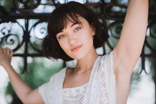 Isa Briones Armpits