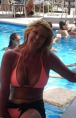 SEXY MILF