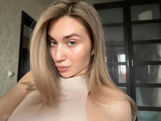 Lily Free Photos - 9 Pics